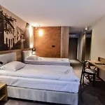 Strzelnica I Restauracja 3*