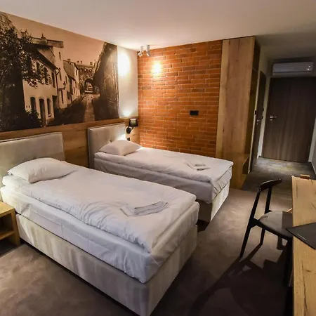 ホテル Strzelnica I Restauracja Starogard Gdański