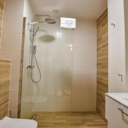 Hotel Strzelnica I Restauracja