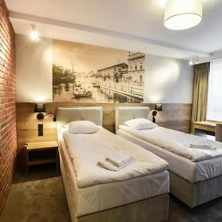 Strzelnica I Restauracja ホテル 3*