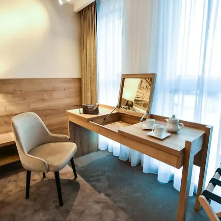 Hotel Strzelnica I Restauracja 3*