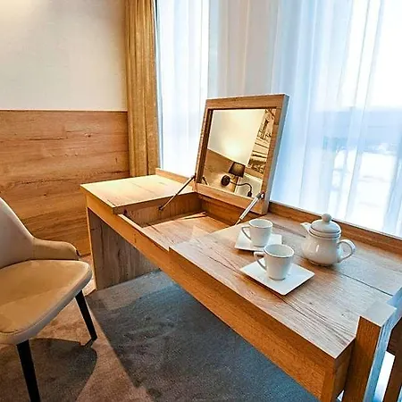 Strzelnica I Restauracja 호텔 3*