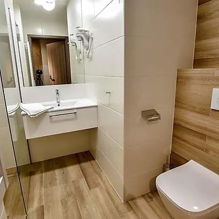 Strzelnica I Restauracja 호텔 3*