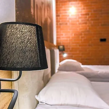 Strzelnica I Restauracja 호텔 3*