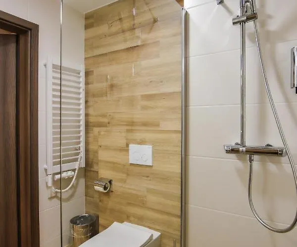 酒店 Strzelnica I Restauracja