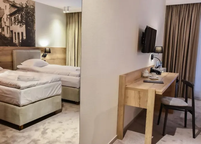 酒店 Strzelnica I Restauracja 3*