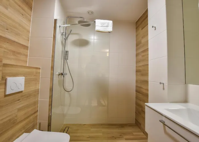 酒店 Strzelnica I Restauracja