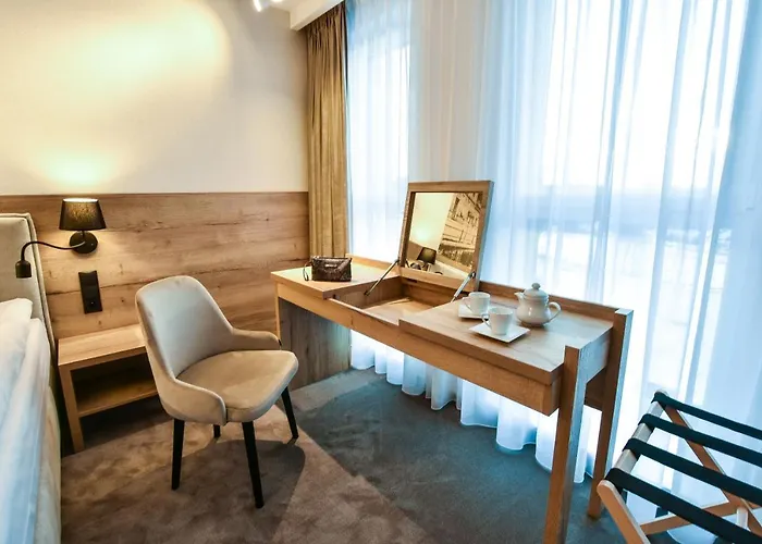 酒店 Strzelnica I Restauracja 3*